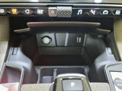 Photo 24 DS Ds 7 DS7 Crossback Hybride E-Tense 225 EAT8