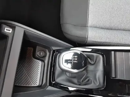 Photo 13 Citroën C4  PureTech 100 BVM6