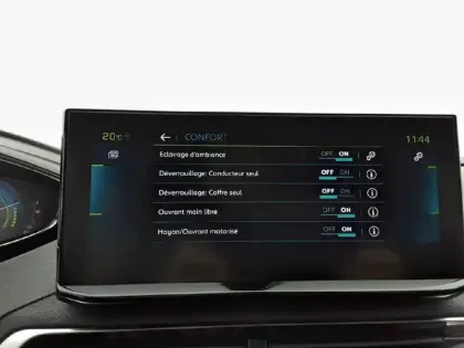 Photo 98 Peugeot 3008  Hybrid 225 e-EAT8