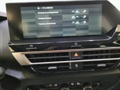 Photo 22 Citroën C4  Hybride 136 e-DCS6