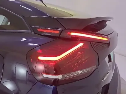 Photo 16 Citroën C4  Hybride 136 e-DCS6