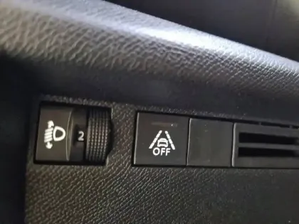 Photo 28 Citroën C4  Hybride 136 e-DCS6