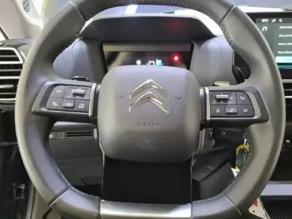 Photo 8 Citroën C4  Hybride 136 e-DCS6