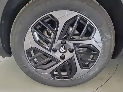 Photo 12 Citroën C4  Hybride 136 e-DCS6