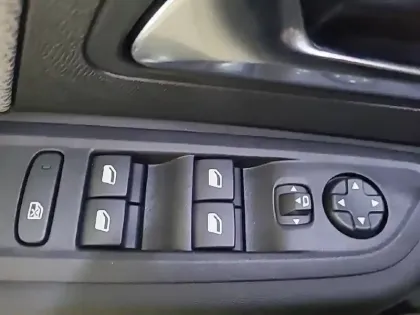 Photo 29 Citroën C4  Hybride 136 e-DCS6