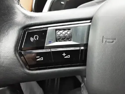 Photo 45 DS Ds 7 DS7 Crossback PureTech 180 EAT8