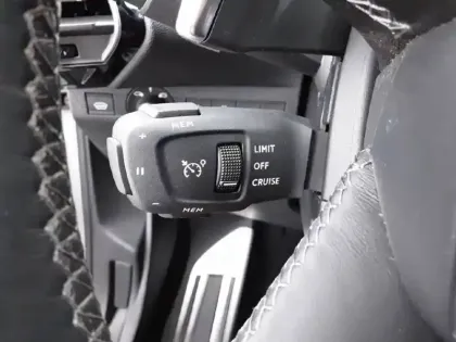 Photo 46 DS Ds 7 DS7 Crossback PureTech 180 EAT8