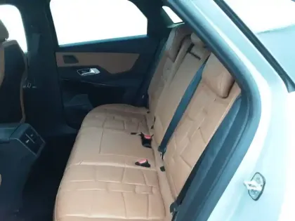 Photo 37 DS Ds 7 DS7 Crossback PureTech 180 EAT8