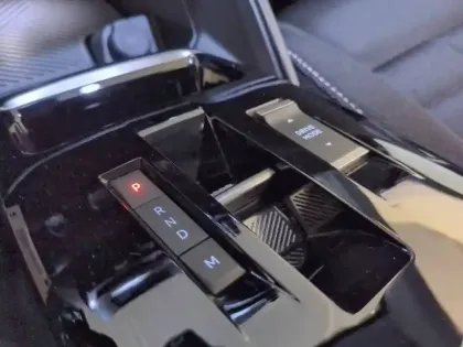 Photo 13 Citroën C4  Hybride 136 e-DCS6