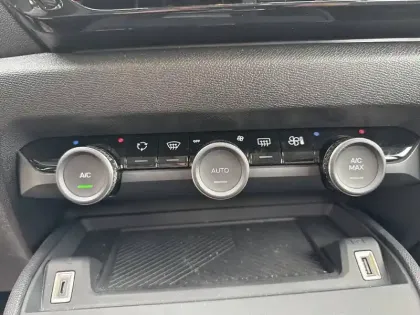 Photo 17 Citroën C4 e- 136 ch autonomie standard  Automatique