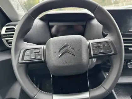 Photo 8 Citroën C4 e- 136 ch autonomie standard  Automatique