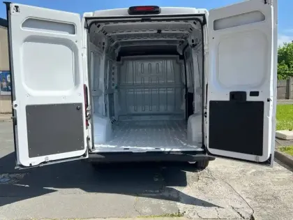 Photo 49 Citroën Jumper  FOURGON TOLE 33 L2H2 140 S&S BVM6