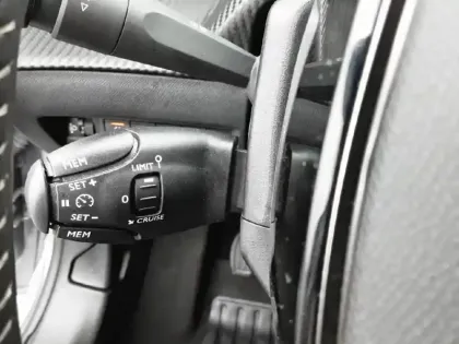 Photo 43 Peugeot 208  PureTech 100 S&S BVM6