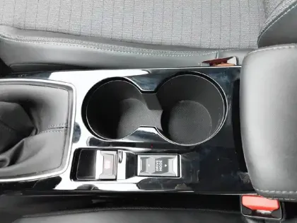 Photo 74 Peugeot 208  PureTech 100 S&S BVM6