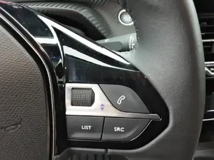 Photo 46 Peugeot 208  PureTech 100 S&S BVM6