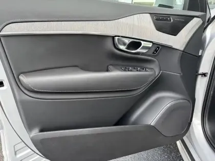 Photo 38 Volvo Xc90  T8 AWD Hybride Rechargeable 455 ch Geartronic 8 7pl