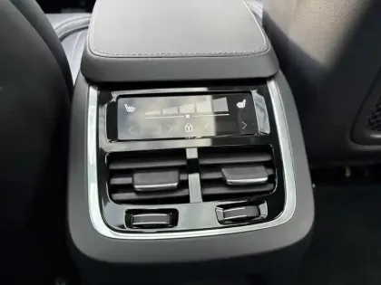 Photo 9 Volvo Xc90  T8 AWD Hybride Rechargeable 455 ch Geartronic 8 7pl