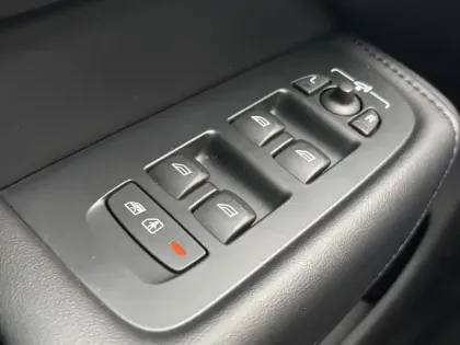 Photo 16 Volvo Xc60  T6 AWD Hybride rechargeable 253 ch+145 ch Geartronic 8