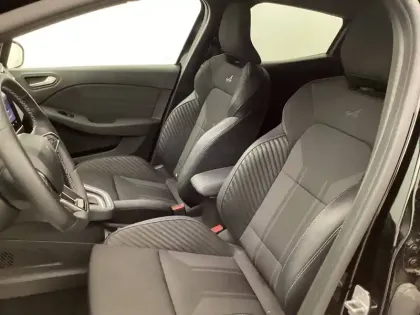 Photo 10 Renault Clio  E-Tech full hybrid 145 ch GSR2