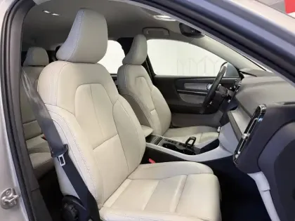 Photo 16 Volvo Xc40  B3 163 ch DCT7