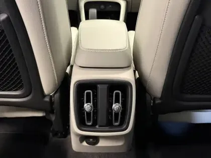 Photo 31 Volvo Xc40  B3 163 ch DCT7