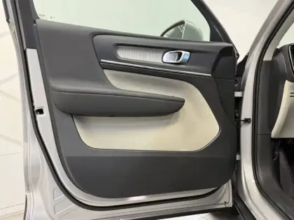 Photo 14 Volvo Xc40  B3 163 ch DCT7