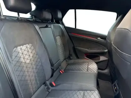 Photo 10 Volkswagen Golf  1.5 eTSI EVO2 150 DSG7