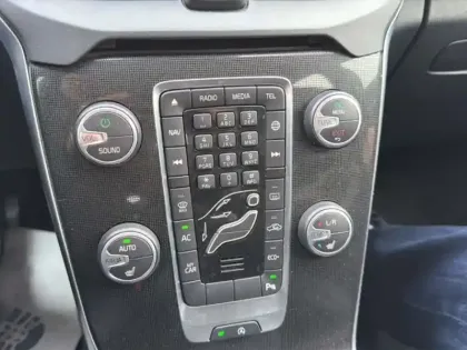 Photo 25 Volvo V40  T2 122 ch Geartronic 6