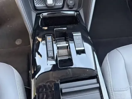 Photo 13 Citroën C4 e- 156 ch autonomie etendue  Automatique