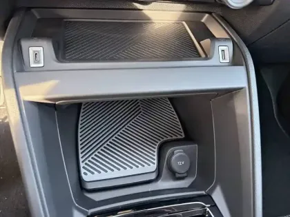 Photo 24 Citroën C4 e- 156 ch autonomie etendue  Automatique