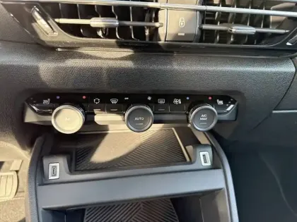 Photo 19 Citroën C4 e- 156 ch autonomie etendue  Automatique