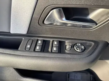 Photo 22 Citroën C4 e- 156 ch autonomie etendue  Automatique