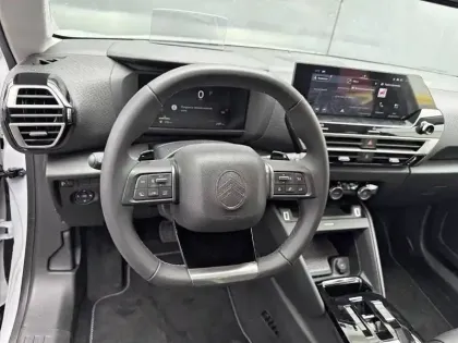 Photo 8 Citroën C4  Hybride 136 e-DCS6