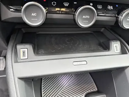 Photo 20 Citroën C4  Hybride 136 e-DCS6