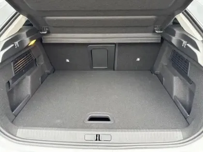 Photo 5 Citroën C4  Hybride 136 e-DCS6