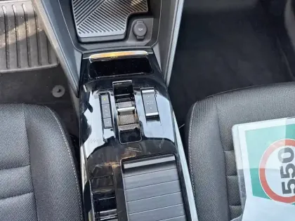 Photo 13 Citroën C4  Hybride 136 e-DCS6