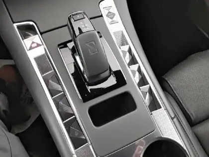 Photo 13 DS Ds 7 DS7 Crossback Hybride 300 E-Tense EAT8 4x4