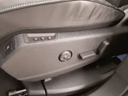 Photo 23 DS Ds 7 DS7 Crossback Hybride 300 E-Tense EAT8 4x4