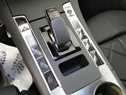 Photo 79 DS DS 7  Hybride Rechargeable E-Tense 300 EAT8 4x4