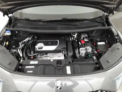 Photo 97 DS DS 7  Hybride Rechargeable E-Tense 300 EAT8 4x4