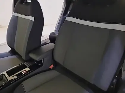 Photo 10 Citroën C4  PureTech 100 BVM6