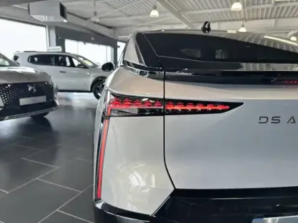 Photo 16 DS DS 8 DS N°8 230 ch FWD Standard Range