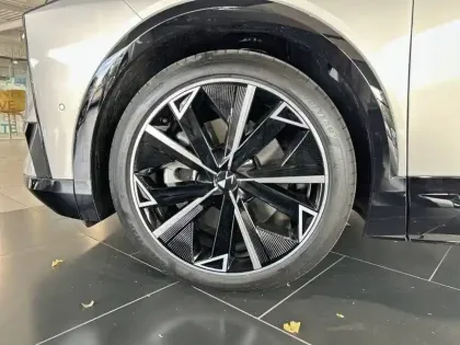 Photo 12 DS DS 8 DS N°8 230 ch FWD Standard Range