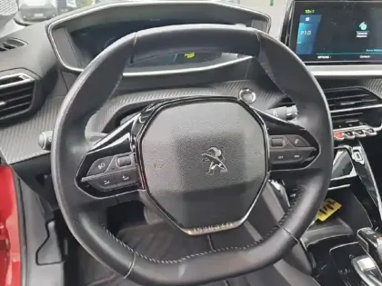 Photo 8 Peugeot 208  Electrique 50 kWh 136ch