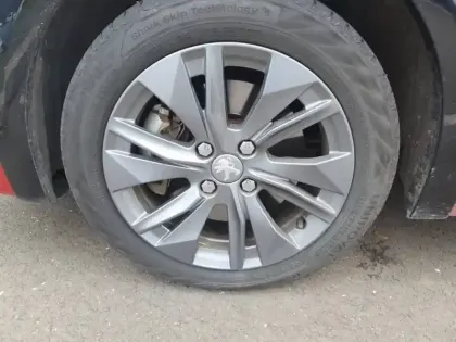 Photo 12 Peugeot 208  Electrique 50 kWh 136ch