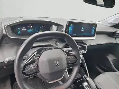 Photo 7 Peugeot 208  Electrique 50 kWh 136ch