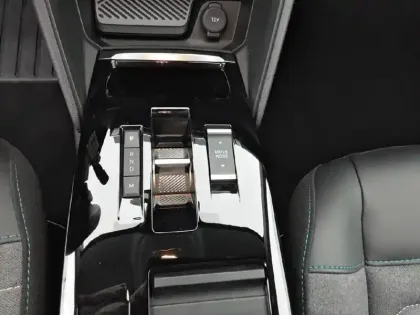 Photo 13 Citroën C4  BlueHDi 130 EAT8