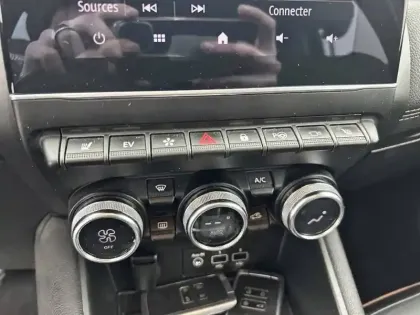 Photo 22 Renault Captur  E-Tech Plug-in 160 - 21