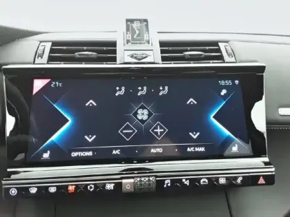 Photo 28 DS Ds 7 DS7 Crossback Hybride E-Tense 300 EAT8 4x4