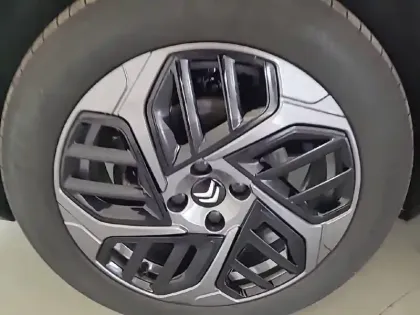 Photo 12 Citroën C4  BlueHDi 130 EAT8